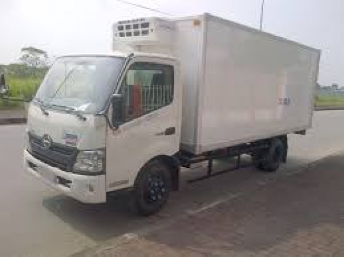 ( SALE TẾT 2017 ) Xe HINO XZU720 thùng Đông Lạnh 4 tấn
