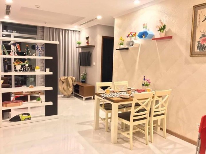 Cần cho thuê CHCC Cao Cấp Vinhome Tân Cảng (Vinhome Central Park) , Bình Thạnh