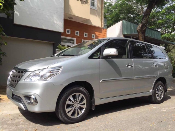 Bán xe Innova G 2016 màu bạc tự động xe đẹp như mới một chủ ít đi.