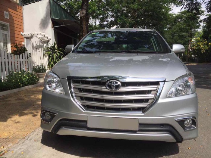 Bán xe Innova G 2016 màu bạc tự động xe đẹp như mới một chủ ít đi.