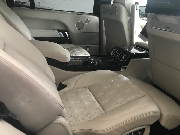 bán Range Rover Autobiography Black L phiên bản đặc biệt có bàn làm việc