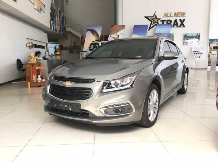 Mua xe Chevrolet Cruze nhận xe ngay trước Tết