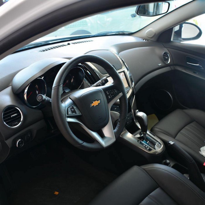 Mua xe Chevrolet Cruze nhận xe ngay trước Tết