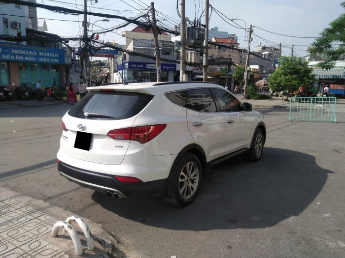 Cần bán xe Hyundai SantaFe 2014 màu trắng nhập khẩu Hàn Quốc