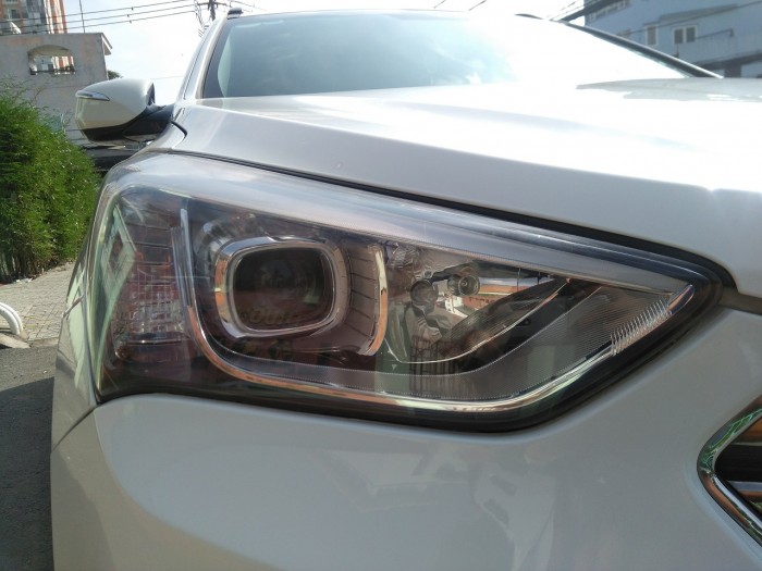 Cần bán xe Hyundai SantaFe 2014 màu trắng nhập khẩu Hàn Quốc