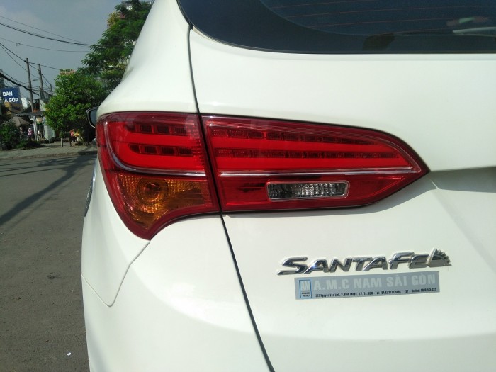 Cần bán xe Hyundai SantaFe 2014 màu trắng nhập khẩu Hàn Quốc
