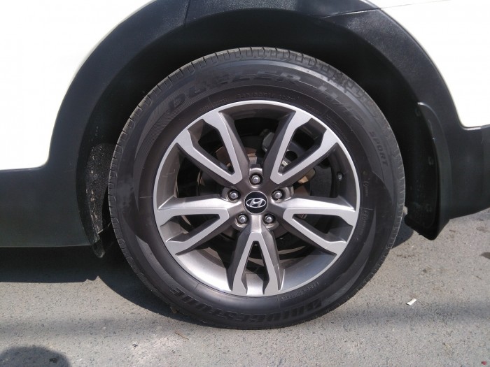 Cần bán xe Hyundai SantaFe 2014 màu trắng nhập khẩu Hàn Quốc