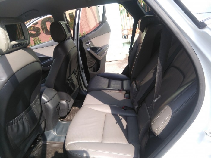 Cần bán xe Hyundai SantaFe 2014 màu trắng nhập khẩu Hàn Quốc