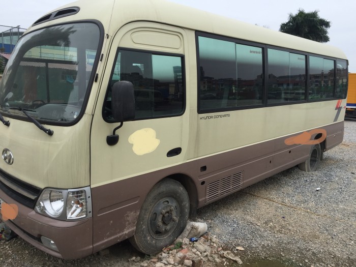 Huyndai County Đồng Vàng 29 chỗ, biển 12