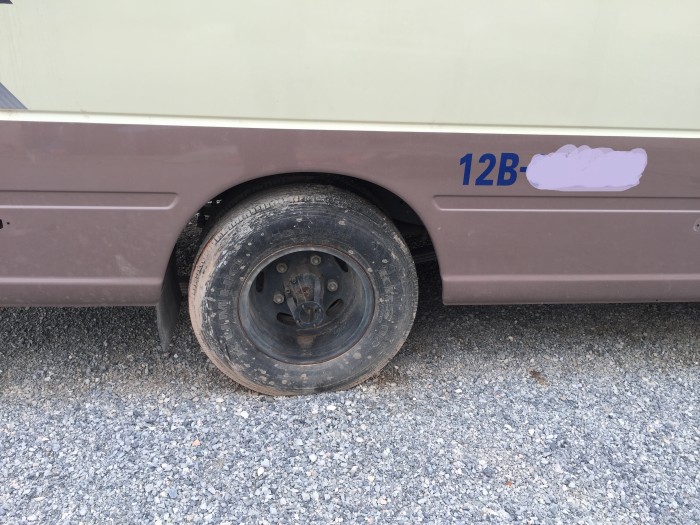 Huyndai County Đồng Vàng 29 chỗ, biển 12