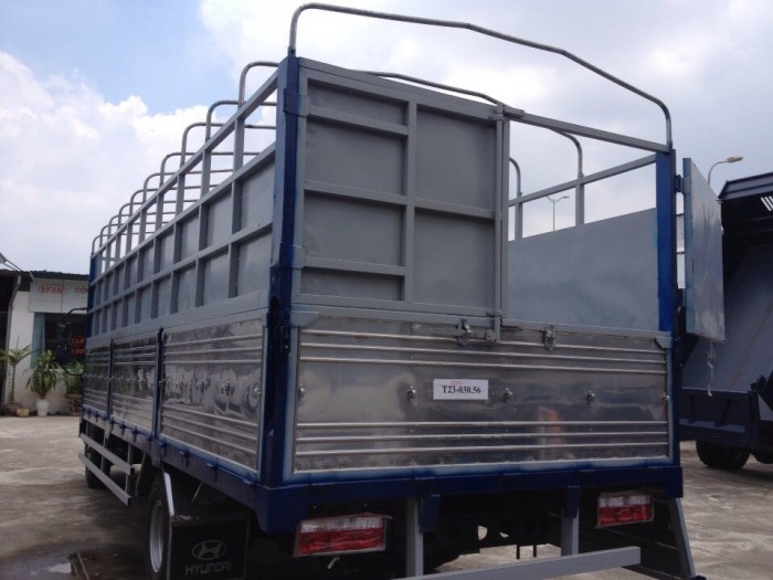 Xe tải Faw 7.3 tấn động cơ huyndai d4db, thùng dài 6.25 mét , giá cực mềm