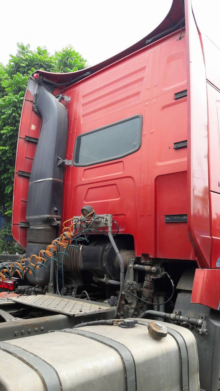 Đầu Kéo - Romooc đời 2014, màu đỏ, biển 88