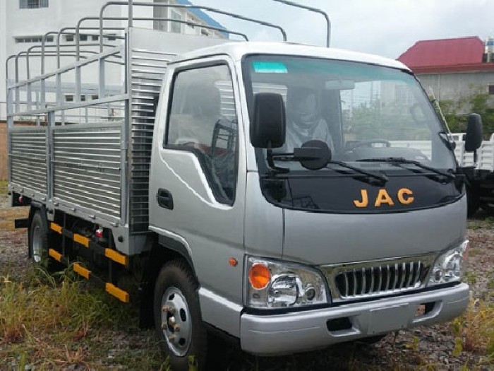 Xe JAC 2T4 thùng bạc giá hấp dẫn