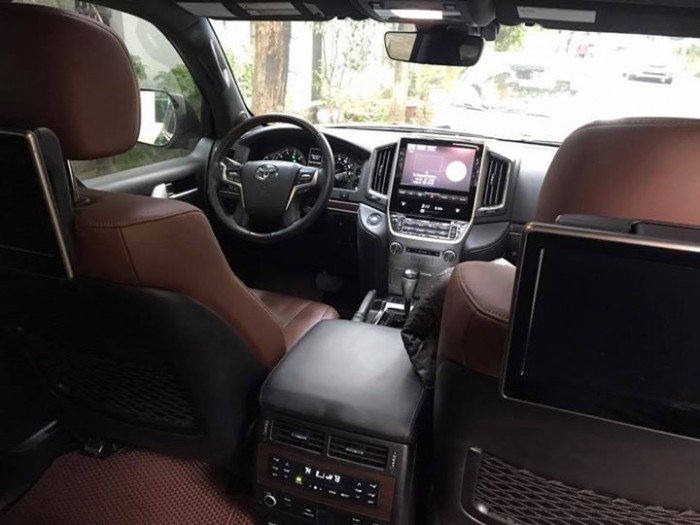 Land Cruiser V8 5.7