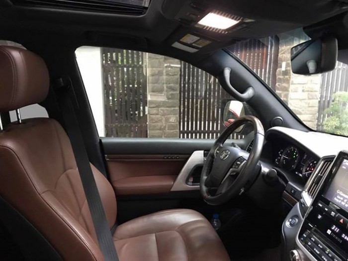Land Cruiser V8 5.7