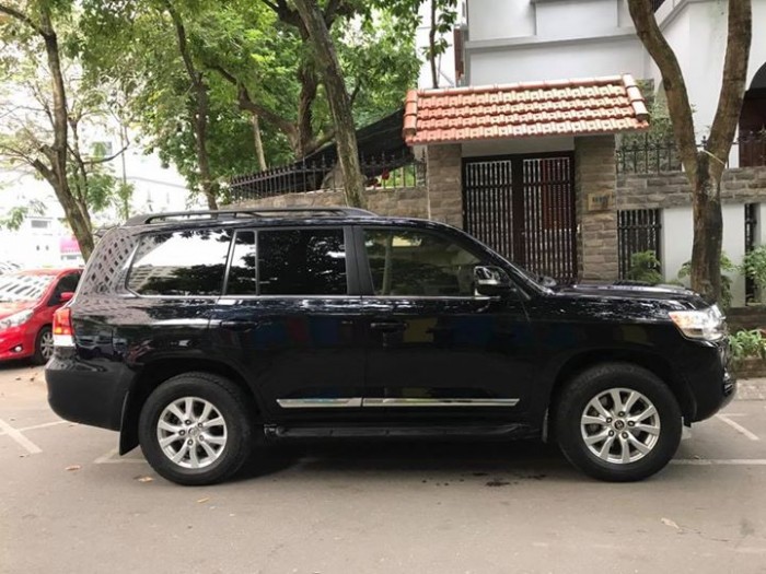 Land Cruiser V8 5.7
