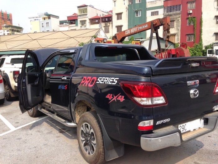 Mazda BT50 xanh tím than, đời 2016, nhập khẩu Thái Lan