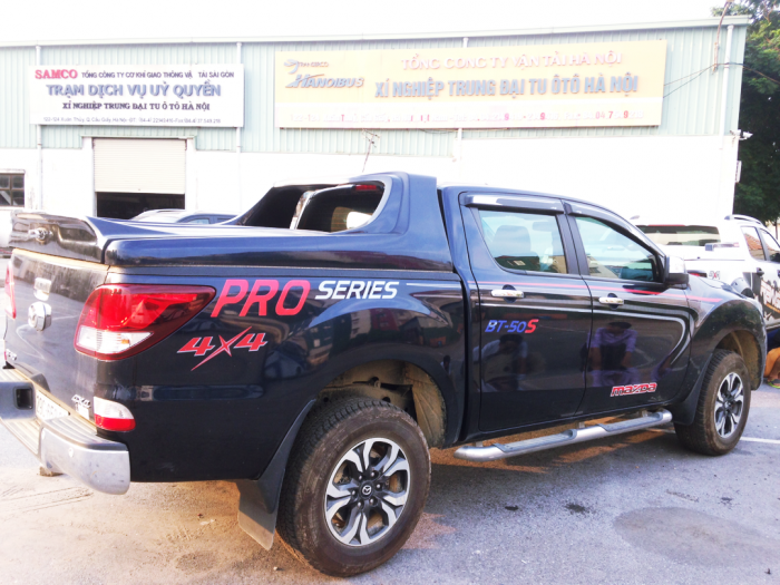 Mazda BT50 xanh tím than, đời 2016, nhập khẩu Thái Lan