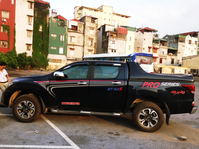 Mazda BT50 xanh tím than, đời 2016, nhập khẩu Thái Lan