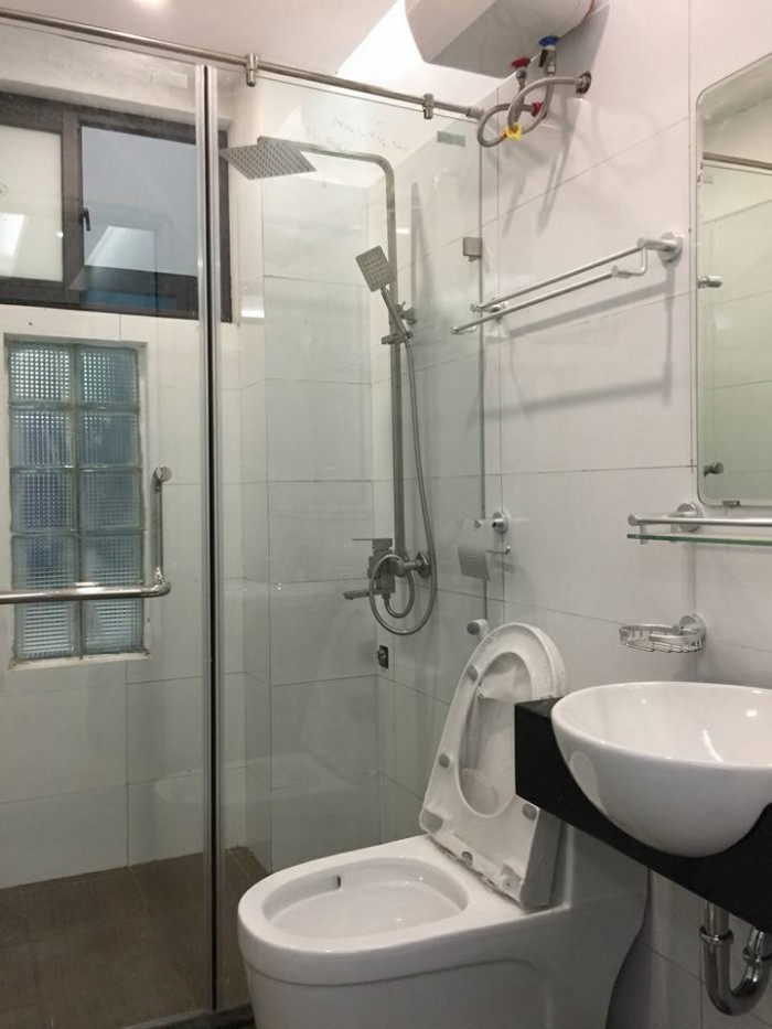 Bán nhà Nguyễn Văn Cừ, Long Biên 76 m2 5 tầng  MT 4m, giá 5.75 tỷ