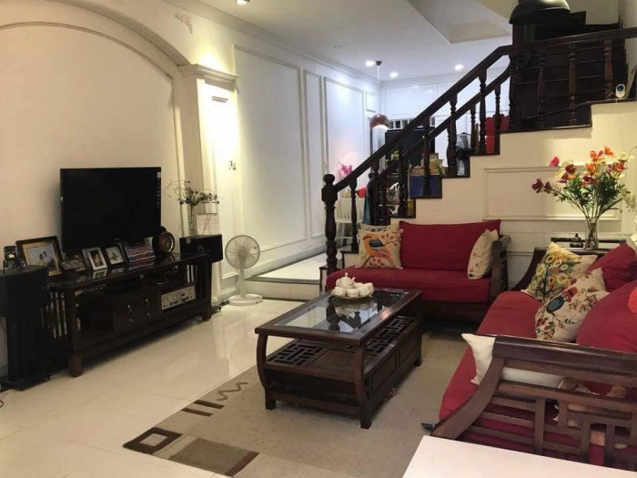 Bán nhà riêng Đội Cấn đẹp, lô góc, gần phố.
