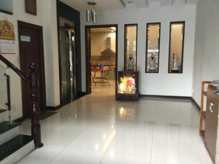 Nhà đẹp lung linh Sư Vạn Hạnh Q10 hẻm 8m, 5x14, 4 lầu, 5PN, 7.1 tỷ xe hơi quay đầu thoải mái