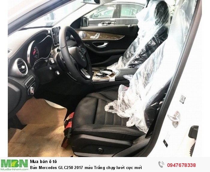 Bán Mercedes GLC250 2017 màu Trắng chạy lướt cực mới