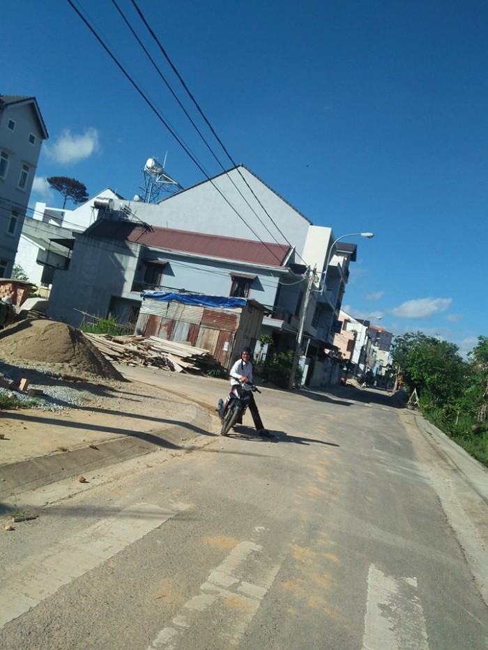 Bán nhà mặt đường Nguyễn Trãi,phường 9 , Đà Lạt