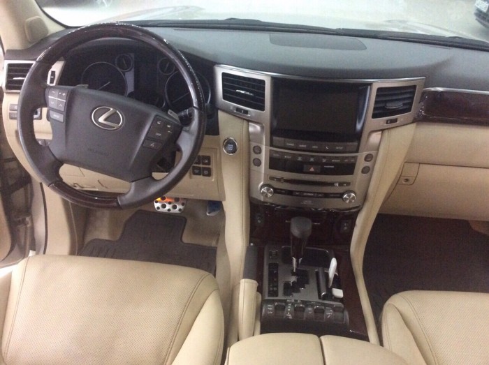 BÁN LEXUS LX570 màu vàng sản xuất 2015, xe biển Hà nội siêu đẹp, chạy cực ít