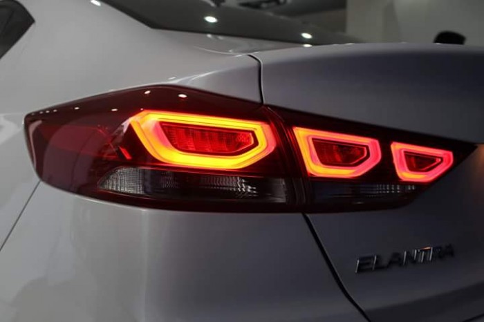 xe elantra 2017 giảm tới 80 triệu GIAO XE NGAY tại huyndai Bà Rịa Vũng Tàu