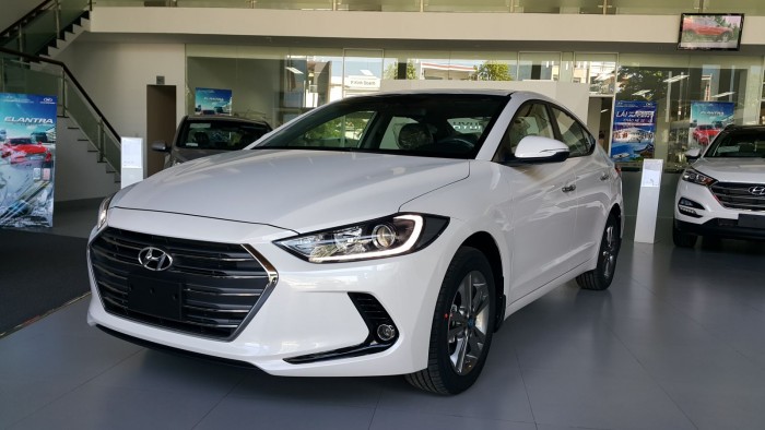 xe elantra 2017 giảm tới 80 triệu GIAO XE NGAY tại huyndai Bà Rịa Vũng Tàu