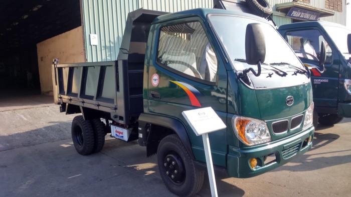 xe hyundai ben tải 2400kg vào thành phố