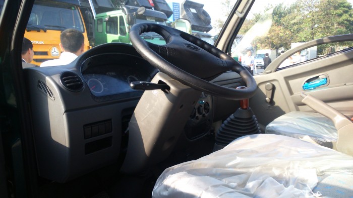 xe hyundai ben tải 2400kg vào thành phố