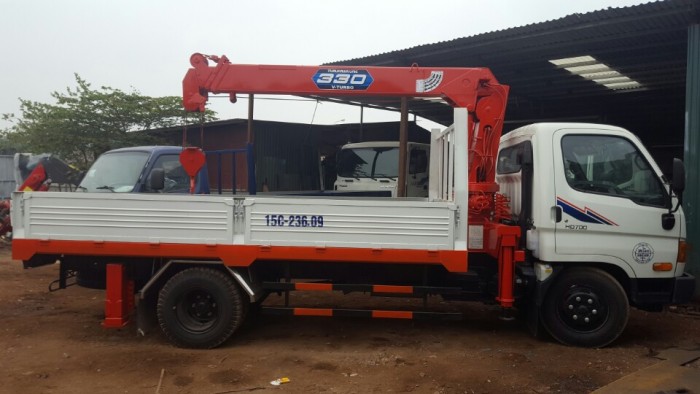 Xe hyundai 7 tấn gắn cẩu unic 3 tấn chở máy xúc đào