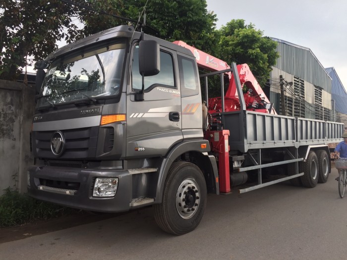 Xe 3 chân Auman 2 cầu gắn cẩu Unic 5 tấn 4 khúc
