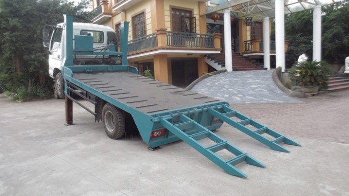 Xe phooc chở máy gặt máy máy xúc Thaco 5 tấn