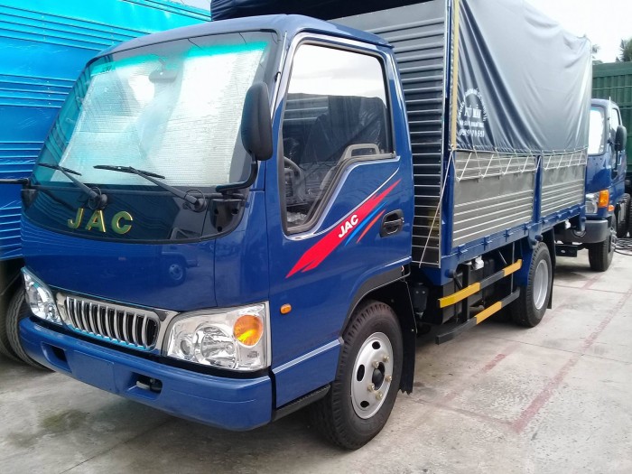 Bán xe tải Jac 2400kg, thùng dài 3m720, xe có máy lạnh, bán xe trả góp thủ tục nhanh