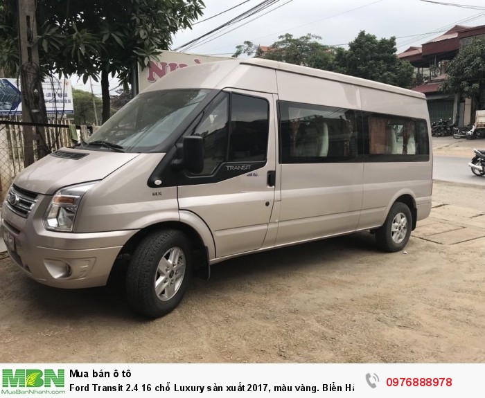 Ford Transit 2.4 16 chỗ Luxury sản xuất 2017, màu vàng. Biển Hà Nội