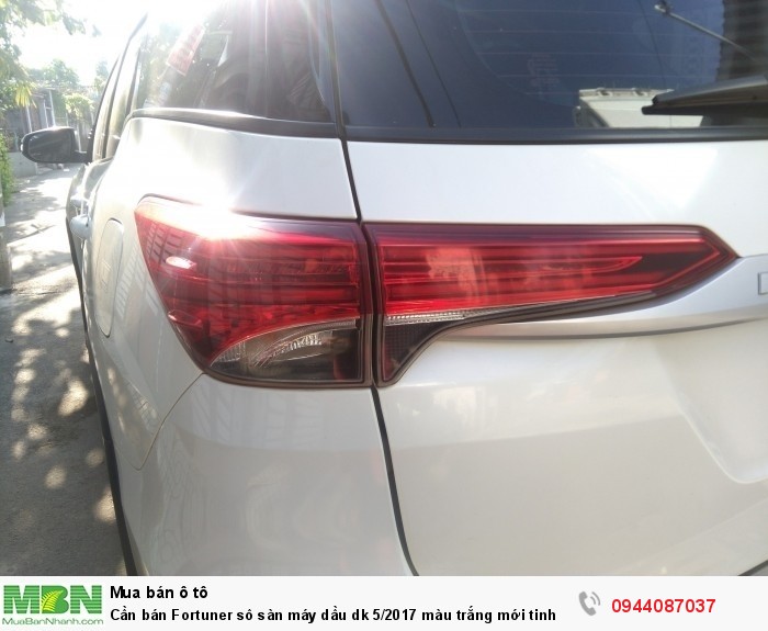 Cần bán Fortuner sô sàn máy dầu dk 5/2017 màu trắng mới tinh như hãng