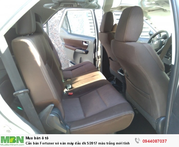 Cần bán Fortuner sô sàn máy dầu dk 5/2017 màu trắng mới tinh như hãng