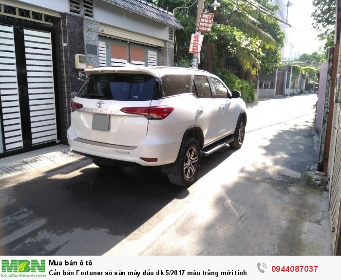 Cần bán Fortuner sô sàn máy dầu dk 5/2017 màu trắng mới tinh như hãng