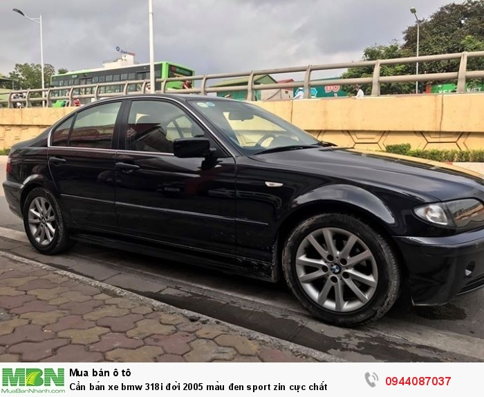 Cần bán xe bmw 318i đời 2005 màu đen sport zin cực chất