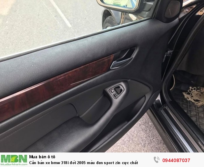 Cần bán xe bmw 318i đời 2005 màu đen sport zin cực chất