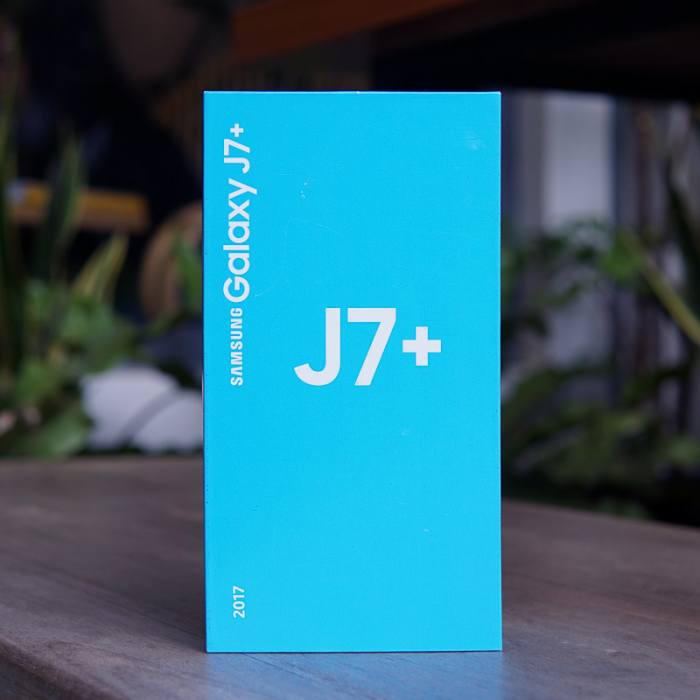 J7 plus, màu đen, full box, bảo hành chính hãng đến 15.12.20180