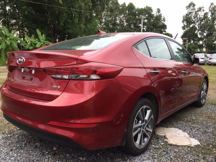 (Hyundai Giải Phóng) Hyundai Elantra 1.6 AT giao xe ngay