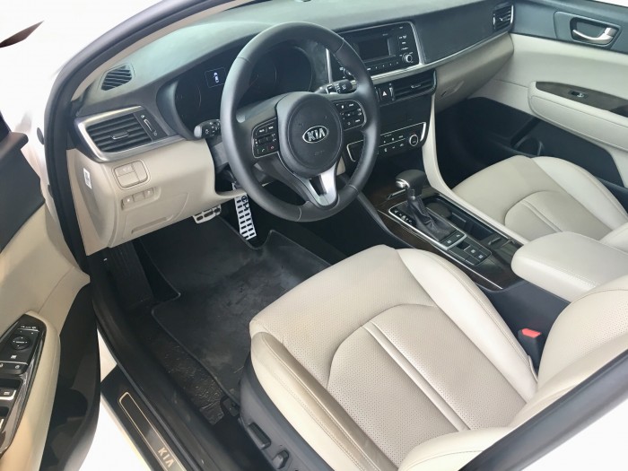 Giá hấp dẫn KIA OPTIMA 2.0AT mới 100% tồn đời 2016