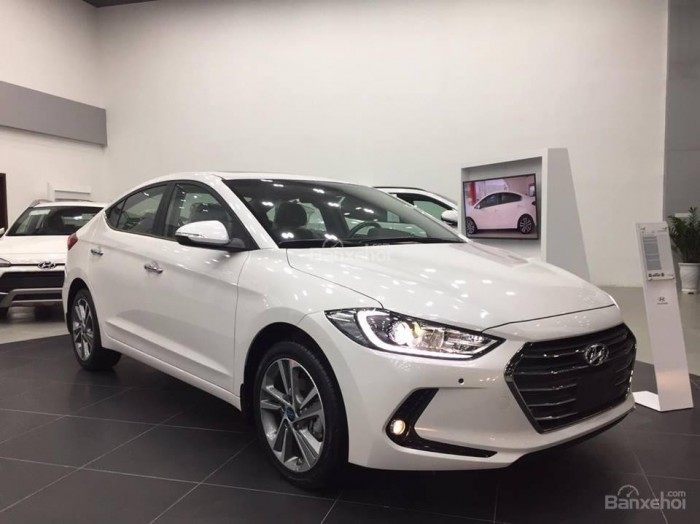 Hyundai Elantra Áp Dụng Giá 2018 sớm – Giảm đến 80 triệu đồng