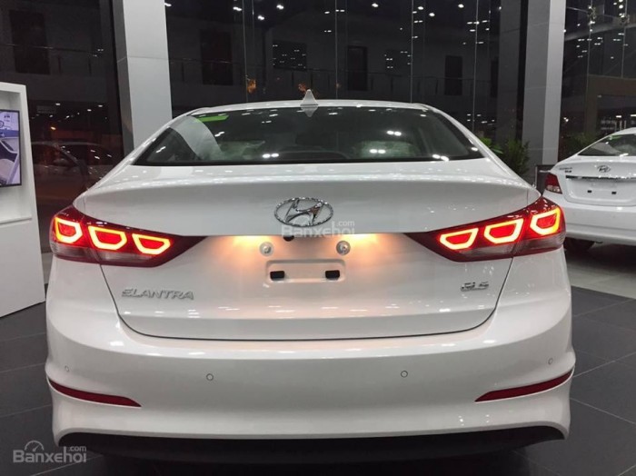 Hyundai Elantra Áp Dụng Giá 2018 sớm – Giảm đến 80 triệu đồng