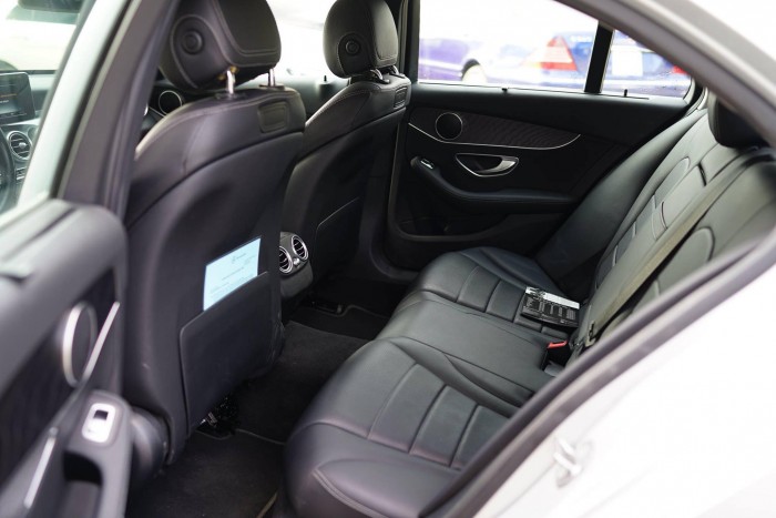 Mercedes C200 2016 Thanh Toán 300 Triệu là Nhận Xe