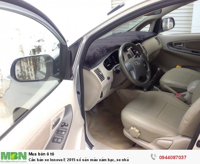 Cần bán xe Innova E 2015 số sàn màu xám bạc, xe nhà